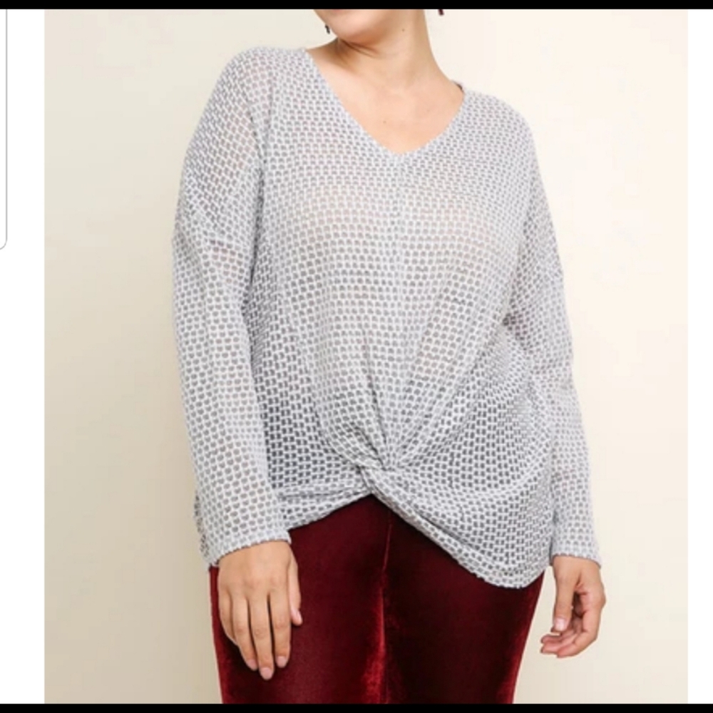 UMGEE LONG SLEEVE WAFFLE KNIT V-NECK TOP size  M
